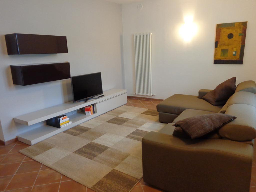 La Casa In Rivalta Villa Verduno Стая снимка
